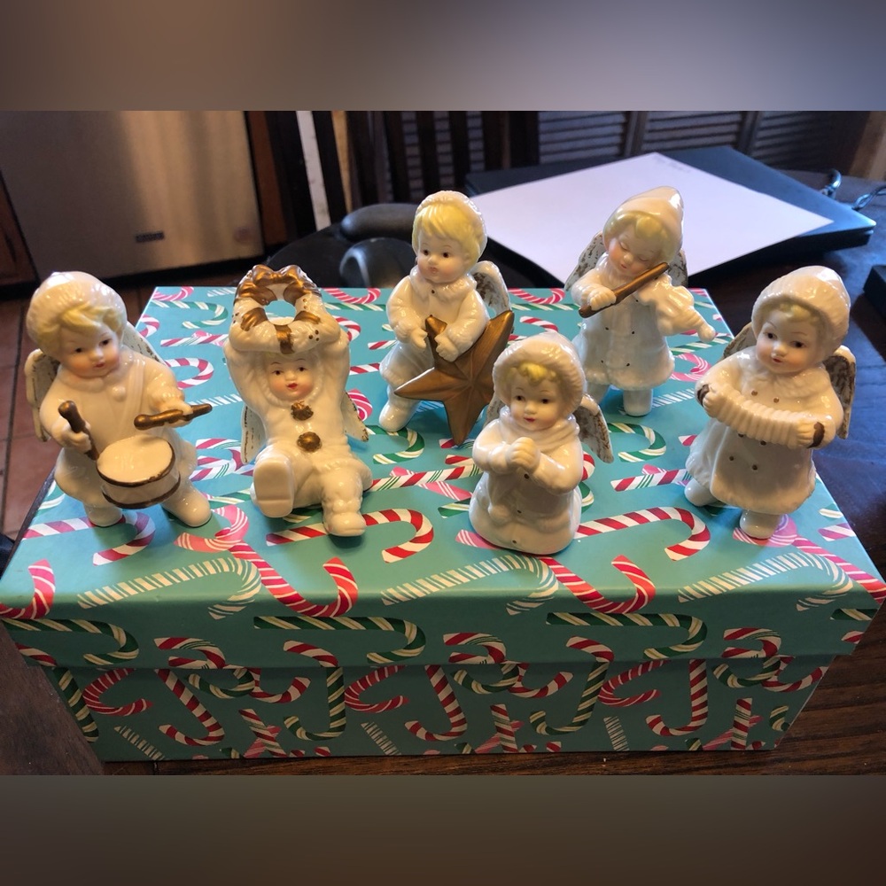 Porcelain White Angel Choir Figurine Set - Holiday Home Decor